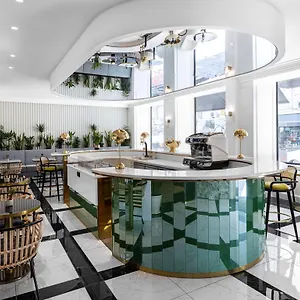 **** Hotel Western Premier Roosevelt França